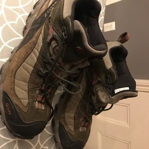Oboz Men’s Waterproof Hikers Size 9